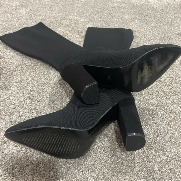 MOUSSE FIT Women Pointed Toe Sock Boots (comes with box) - Picture 4 of 8